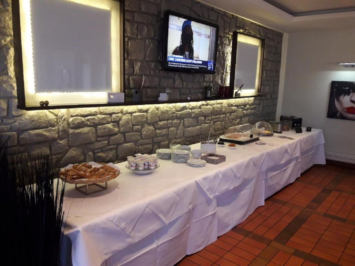 Hotel Saint-Hubert 昂巴克 外观 照片